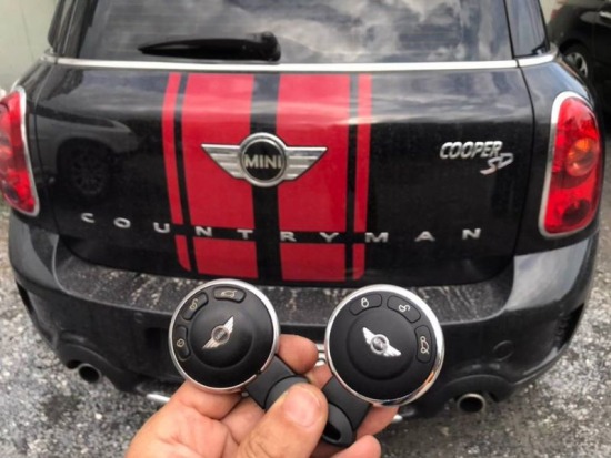 รับทำกุญแจรีโมทรถยนต์ Mni Cooper